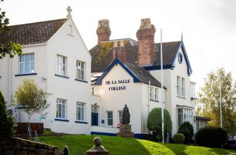 De La Salle College, Jersey